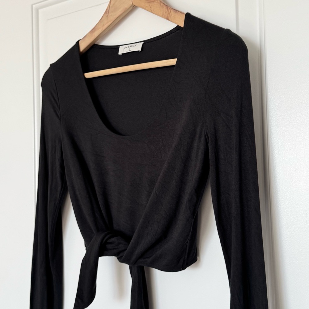 Aritzia Babaton Jeronimo BLACK Long Sleeve Top with